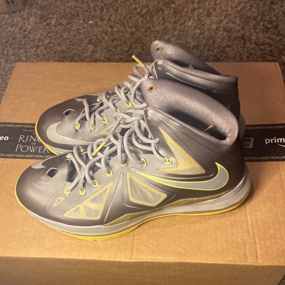Men’s Nike Lebrons Yellow Diamond